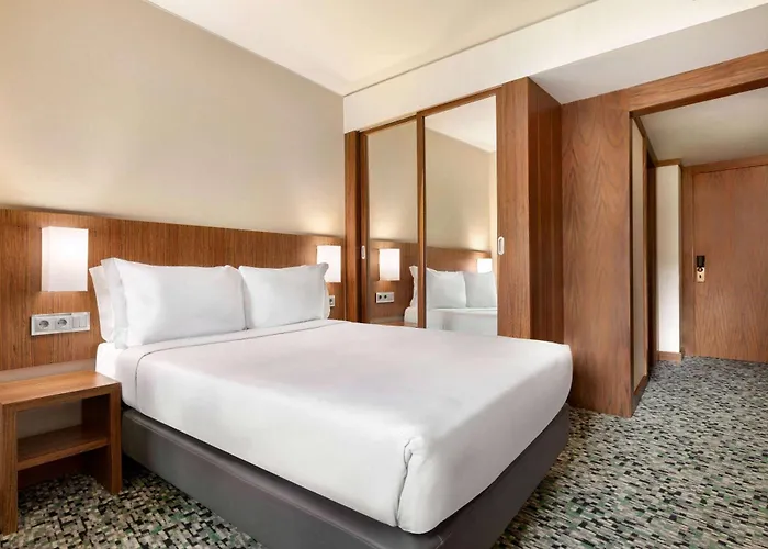 Ramada By Wyndham 4* Лісабон