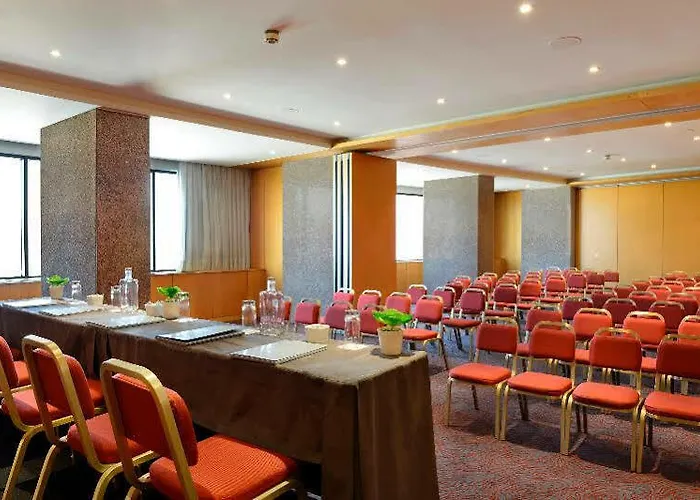 Ramada By Wyndham Готель Лісабон