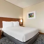 Ξενοδοχείο Ramada By Wyndham 4*