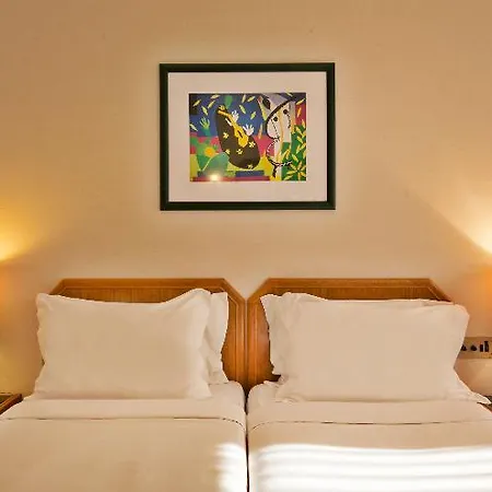 Ramada By Wyndham Hotel 4*