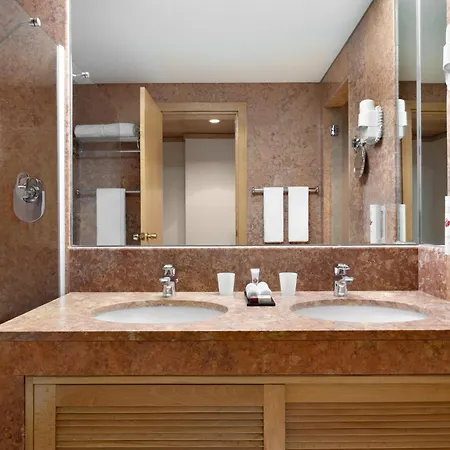 Ramada By Wyndham Hotel Lissabon
