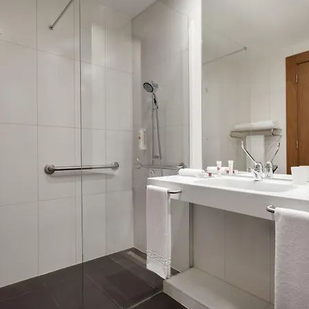 Ramada By Wyndham 4*