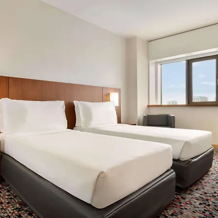 Ramada By Wyndham 4* Lizbona