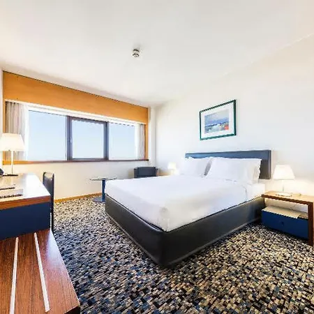 Hotel Ramada By Wyndham Lisboa