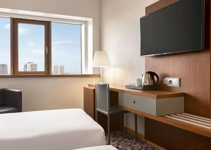 Ramada By Wyndham 호텔 4*