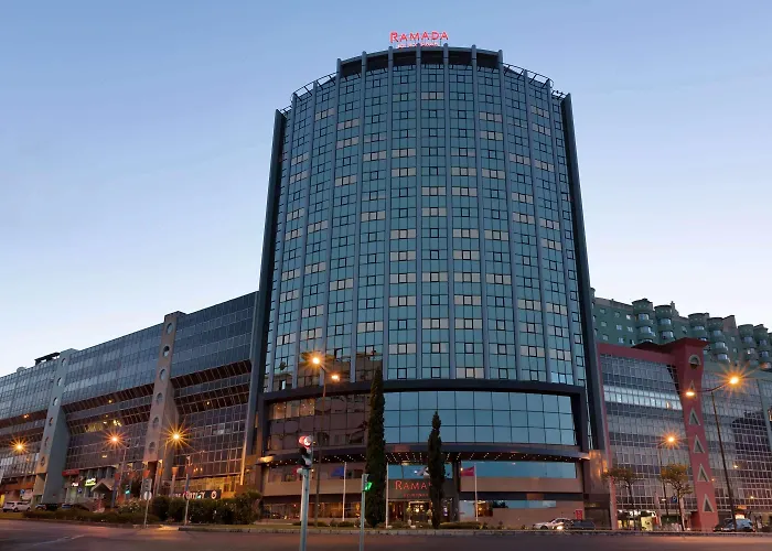 Ramada By Wyndham 호텔